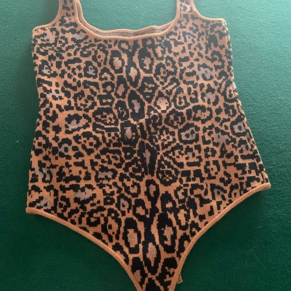 HOUSE OF HARLOW 1960 x REVOLVE | Women’s Safari Leopard Print Body Suit med - Picture 3 of 5